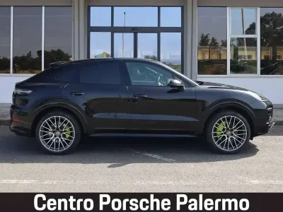 Usata Porsche Cayenne 462 CV (339 kW) 2021 Nero SUV