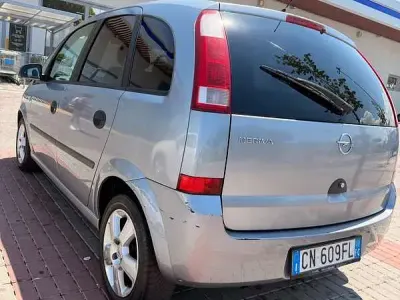 Usata Opel Meriva Cosmo 125 CV (91 kW) 2005 Monovolume