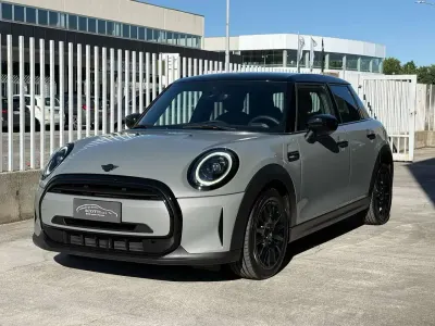 Begagnad Mini Cooper 136 HK (100 kW) 2022 Grå Halvkombi