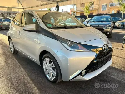 Brugt Toyota Aygo 69 HK (50 kW) 2015 Grå Hatchback