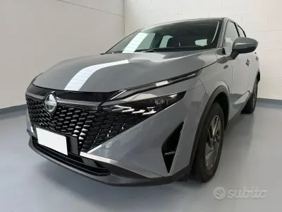 Usata Nissan Qashqai Acenta 140 CV (102 kW) 2025 Ceramic grey SUV