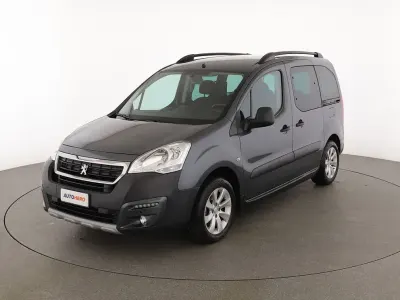 Käytetty Peugeot Partner Outdoor 100 HP (73 kW) 2017 Harmaa