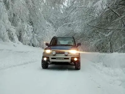 Usata Mitsubishi Pajero 129 CV (94 kW) 2001 Blu SUV