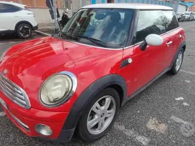 Begagnad Mini Cooper 112 HK (82 kW) 2010 Röd Halvkombi