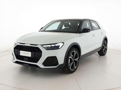 Bianco ghiaccio metallizzato Nuova 2025 Audi A1 Ambiente Berlina | 29.100 € (Ottimo prezzo)