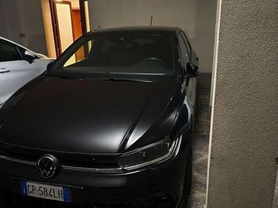 Usata VW Polo R-line 110 CV (80 kW) 2023 Nero Utilitaria