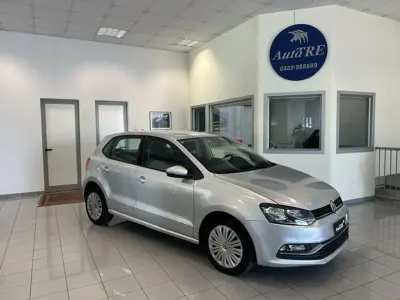 Usata VW Polo Comfortline 75 CV (55 kW) 2017 Argento Berlina