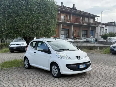 Usata Peugeot 107 68 CV (50 kW) 2008 Other Utilitaria