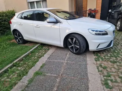 Usata Volvo V40 R-Design 150 CV (110 kW) 2017 Berlina