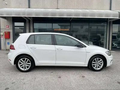 Usata VW Golf VIII Executive 131 CV (96 kW) 2020 Bianco Berlina
