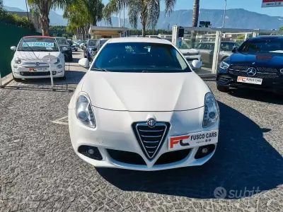 Usata Alfa Romeo Giulietta Distinctive 120 CV (88 kW) 2012 Bianco Utilitaria