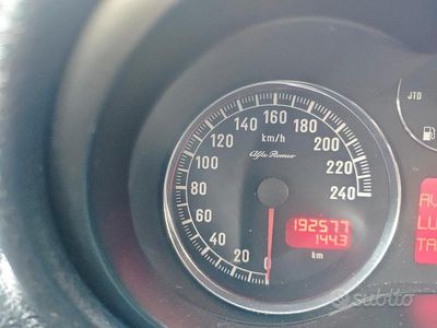 Usata Alfa Romeo 147 120 CV (88 kW) 2007 Blu Utilitaria