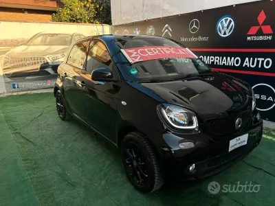 Begagnad Smart ForFour Passion 71 HK (52 kW) 2018 Svart Halvkombi