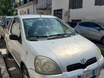 usata Toyota Yaris 1.0i 16V cat 3 porte '03