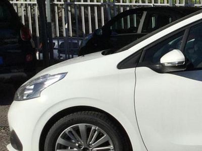 Usata Peugeot 208 110 CV (80 kW) 2016 Utilitaria