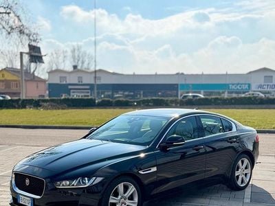 Usata Jaguar XE Prestige 180 CV (132 kW) 2016 Nero Berlina