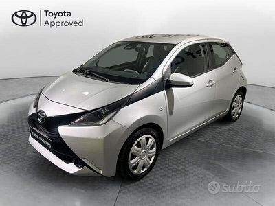 Usata Toyota Aygo X-play 69 CV (50 kW) 2017 Grigio Utilitaria