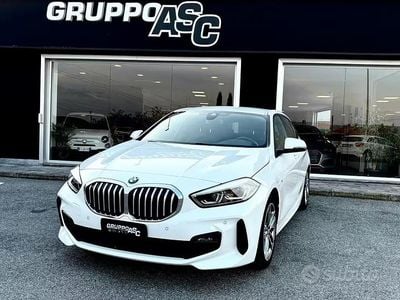 Begagnad BMW 118 M Sport 150 HK (110 kW) 2019 Vit Halvkombi
