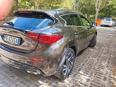 Usata Infiniti Q30 109 CV (80 kW) 2016 Marrone SUV