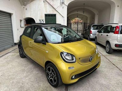 Usata Smart ForFour Passion 71 CV (52 kW) 2017 Oro Utilitaria