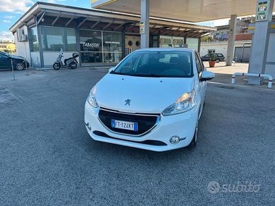 Usata Peugeot 208 Access 82 CV (60 kW) 2014 Bianco Utilitaria