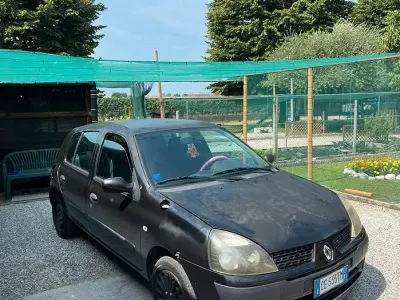 Usata Renault Clio 75 CV (55 kW) 2002 Nero Utilitaria