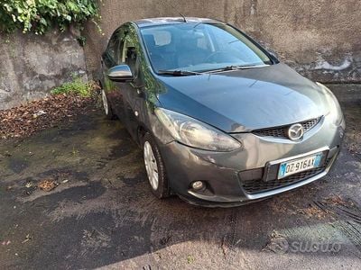 Usata Mazda 2 68 CV (50 kW) 2009 Grigio Utilitaria