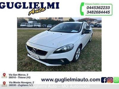 Usata Volvo V40 CC Momentum 119 CV (87 kW) 2016 Bianco Station wagon