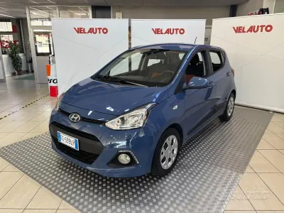 Usata Hyundai i10 67 CV (49 kW) 2016 Blu Utilitaria