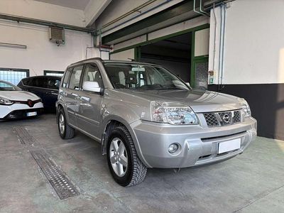 Usata Nissan X-Trail 136 CV (100 kW) 2004 Argento SUV
