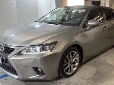 Usata Lexus CT200h 99 CV (72 kW) 2015 Bronzo Berlina