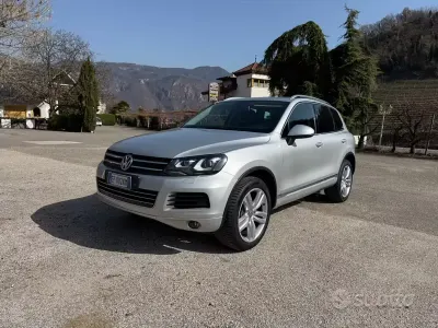 Usado VW Touareg Executive 245 HP (180 kW) 2012 Cinzento SUV