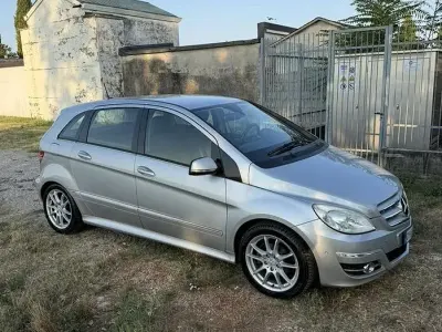 Usata Mercedes B170 116 CV (85 kW) 2009 Grigio Monovolume