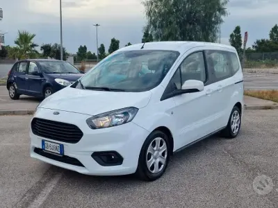Usata Ford Tourneo Courier S 75 CV (55 kW) 2020 Bianco Monovolume