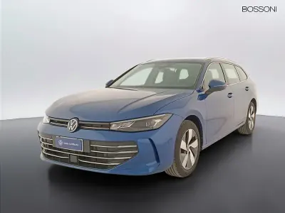 Usata VW Passat Business 150 CV (110 kW) 2024 Blu Station wagon