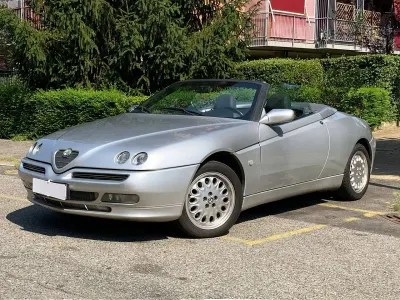 Usata Alfa Romeo Spider 150 CV (110 kW) 1996 Argento Cabrio