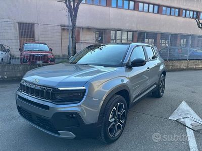 Nuova Jeep Avenger Summit 101 CV (74 kW) 2025 Grigio scuro metallizzato SUV