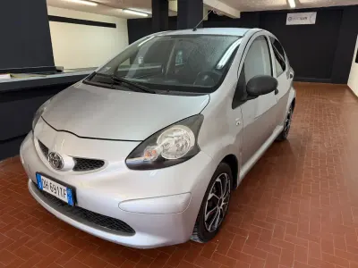 Gebraucht Toyota Aygo Sol 68 PS (50 kW) 2007 Silber Kleinwagen