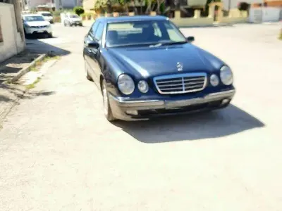 Usata Mercedes E220 2001 Bluazzurro Berlina