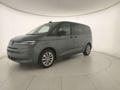 Usata VW Multivan Life 150 CV (110 kW) 2025 Grigio indium metallizzato Furgone