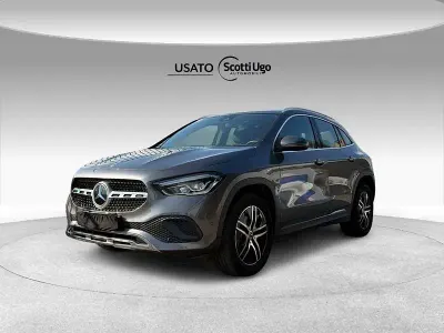 Usata Mercedes GLA180 116 CV (85 kW) 2021 Grigio SUV