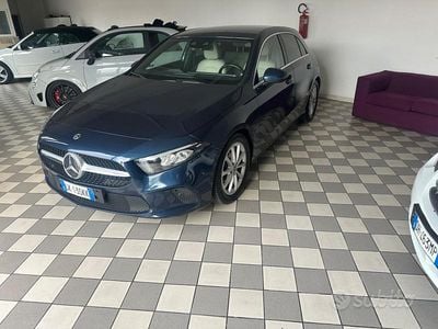 Usata Mercedes A180 Premium 115 CV (84 kW) 2019 Blu Berlina