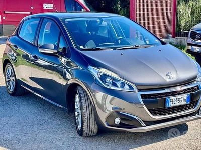 Usata Peugeot 208 GT-line 75 CV (55 kW) 2018 Grigio Utilitaria