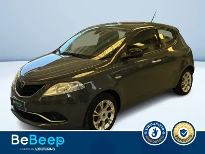 Usata Lancia Ypsilon Gold 69 CV (50 kW) 2015 Grigio metallizzato Utilitaria