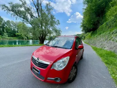 Usata Opel Agila Enjoy 68 CV (50 kW) 2012 Rosso Utilitaria