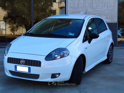Usata Fiat Grande Punto Sport 90 CV (66 kW) 2009 Bianco Utilitaria