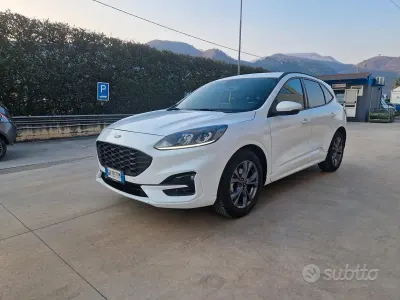 Usata Ford Kuga ST-Line 150 CV (110 kW) 2022 Bianco SUV