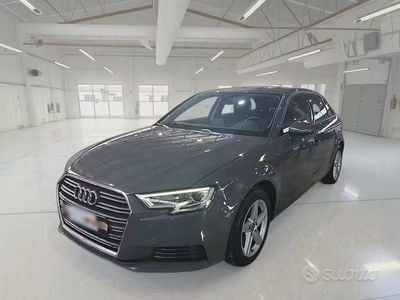 Usata Audi A3 Business 116 CV (85 kW) 2019 Grigio Berlina