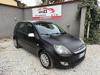 Usata Ford Fiesta Ghia 68 CV (50 kW) 2008 Nero Utilitaria