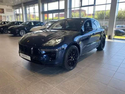 Usata Porsche Macan Turbo 441 CV (324 kW) 2020 Blu/azzurro SUV